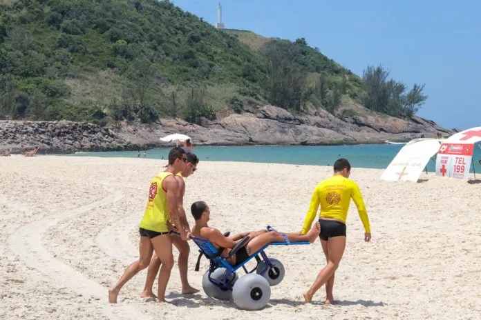 A Ponta Negra adotou um projeto semelhante, o “Tô na Orla”