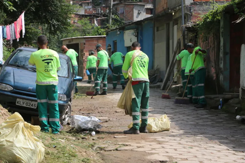Imagem ilustrativa da imagem Clin conclui mutirão de limpeza no Complexo do Viradouro