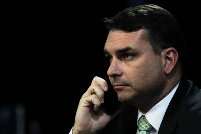 Defesa do senador alegou que o Jornal Nacional descumpriu ordem judicial