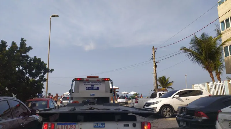 Prefeitura fiscaliza comércio nas praias e casas noturnas para coibir aglomerações neste feriadão