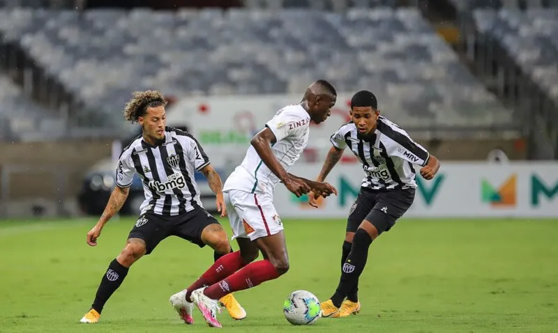 O Fluminense abriu o placar aos 19 minutos