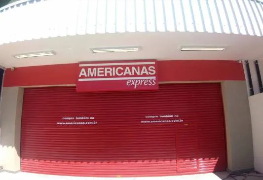 Unidade das Lojas Americanas em Iguaba Grande, Região dos Lagos do Rio, é alvo de assaltantes