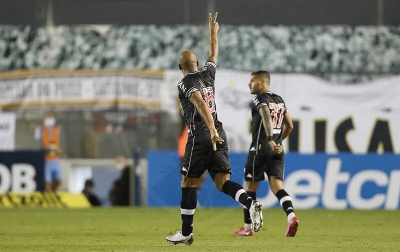 Imagem ilustrativa da imagem Mesmo desfalcado, Vasco arranca empate contra o Santos