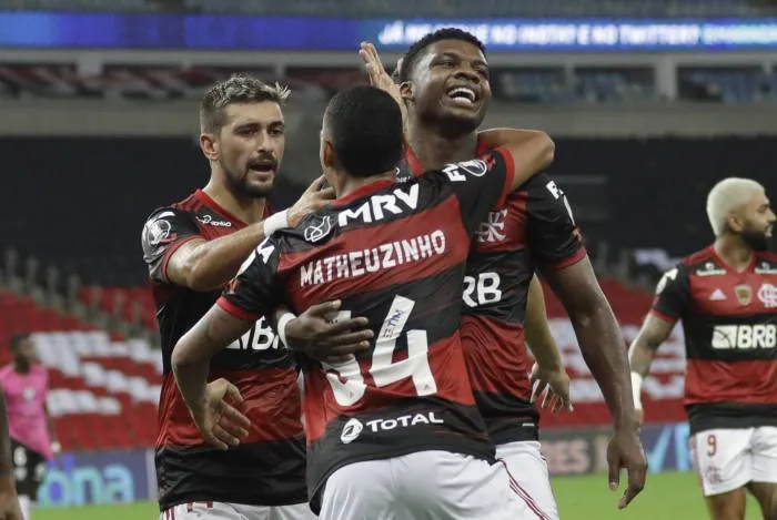 Imagem ilustrativa da imagem Fla devolve goleada ao Independiente del Valle e se classifica na Libertadores