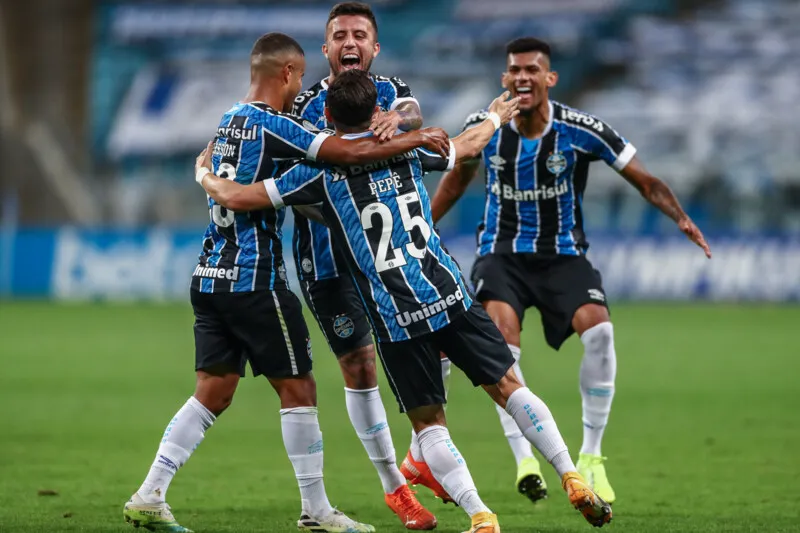 Imagem ilustrativa da imagem Derrota para o Grêmio mantém Botafogo inconstante no Brasileirão