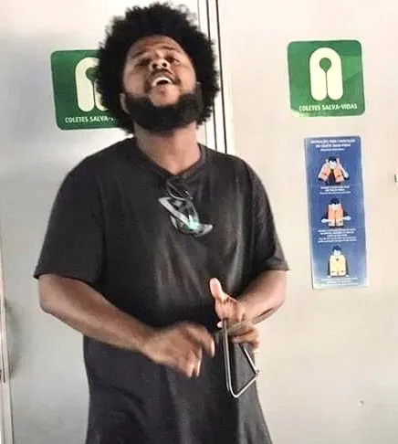 Músico e poeta Fernando Mesquitta