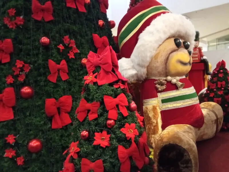 A partir de domingo, 8 de novembro, a grande atração da decoração será a clássica Árvore de Natal, que esse ano terá 6 metros de altura