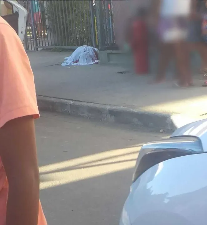 Vítima foi atingida por diversos tiros