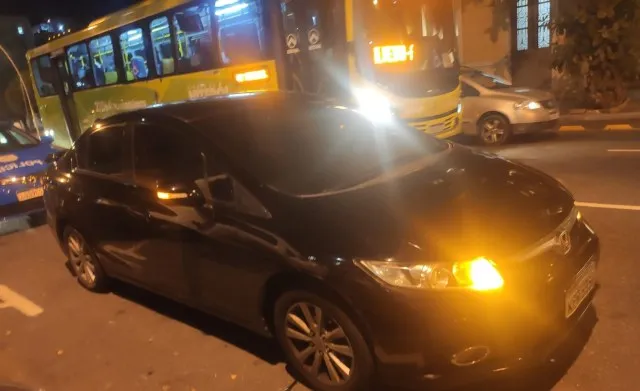 Carro utilizado é do modelo Honda Civic