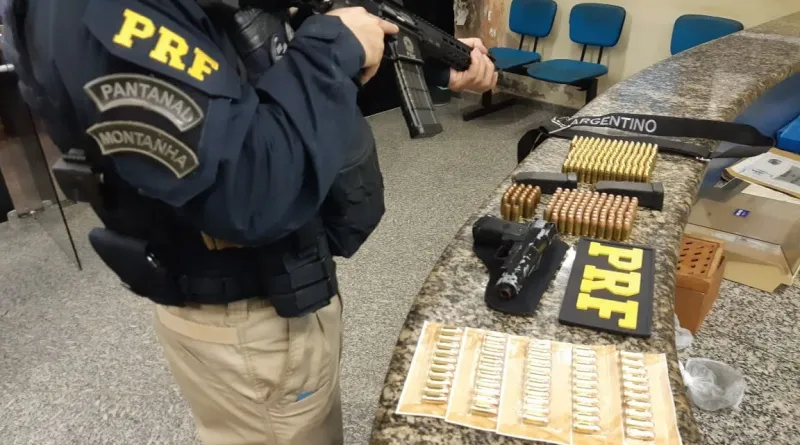 Dentro do veículo, havia 387 munições de diversos calibres