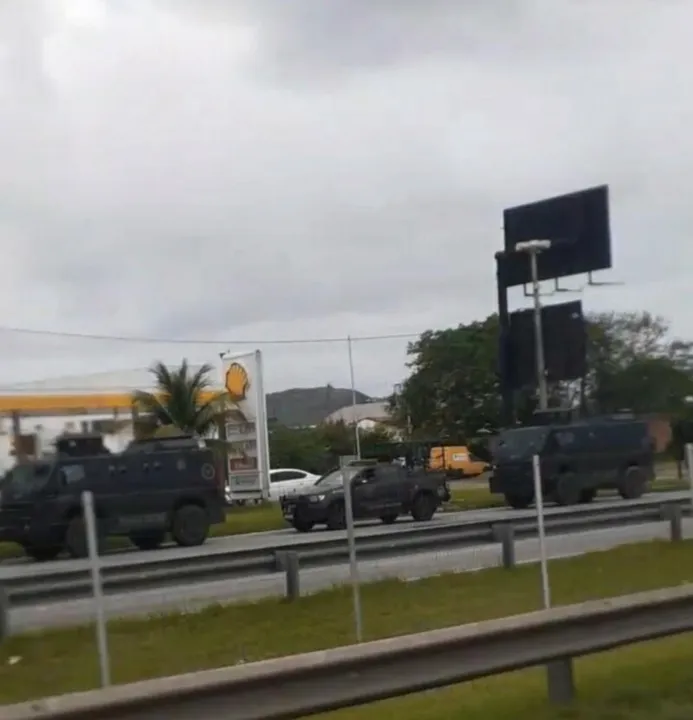 Operação contou com blindados do BOPE