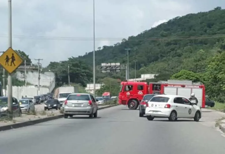 Acidente complica o trânsito