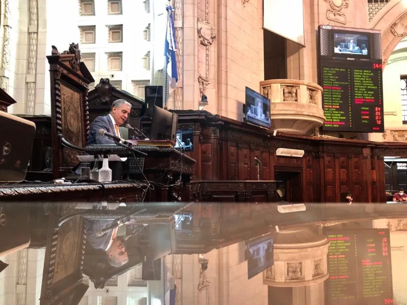 Imagem ilustrativa da imagem Alerj aprova relatório sobre irregularidades nos contratos firmados pela Secretaria de Saúde