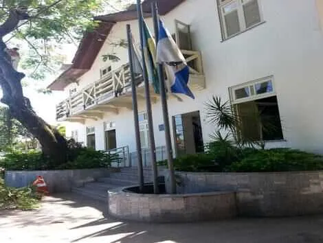O preso estava na posse de aparelho de celular roubado