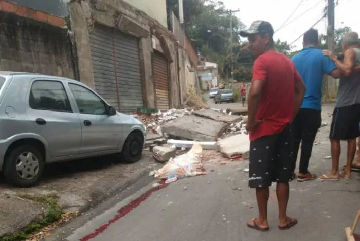 Moradores tentaram ajudar, mas vítima já estava morta
