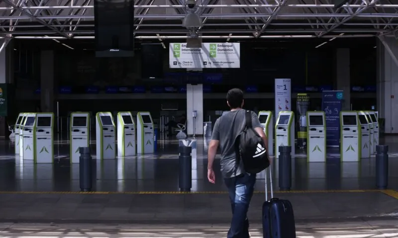 Imagem ilustrativa da imagem Governo libera entrada de estrangeiros em todos os aeroportos do país