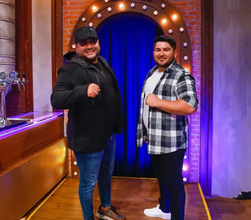 A dupla é formado por Rodrigo e Felipe, conhecidos pelo Brasil inteiro por sua música