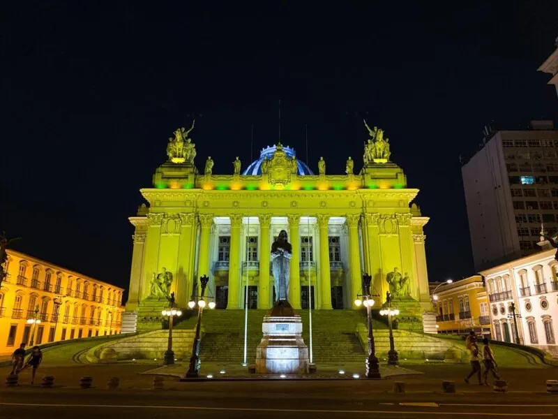 Imagem ilustrativa da imagem Palácio Tiradentes ganha iluminação especial em homenagem ao Dia da Independência