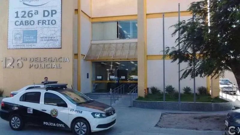 Contra ele havia um mandado de prisão, expedido pela 1 Vara Criminal da Comarca de Cabo Frio