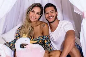 Atualmente eles seguem amigos, para manter um ambiente saudável para a filha Sophia