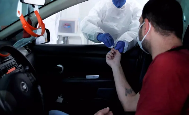Imagem ilustrativa da imagem Vacinação 'drive thru' já pode ser regulamentada de forma permanente em todo estado