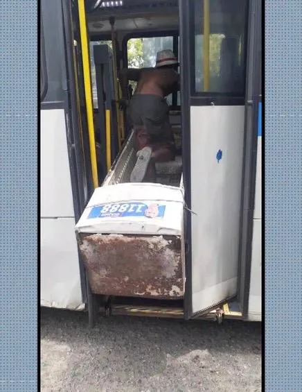 Homem subiu na geladeira 