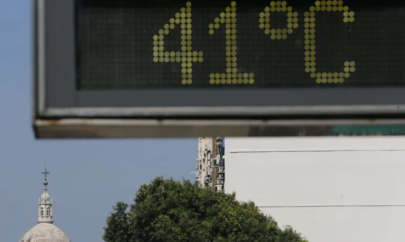 Imagem ilustrativa da imagem Onda de calor deve permanecer até a segunda quinzena de outubro