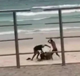 Homem é espancado e esfaqueado na areia da Praia do Forte, em Cabo Frio