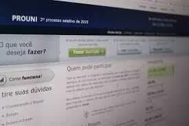 O programa oferece bolsa integrais e parciais