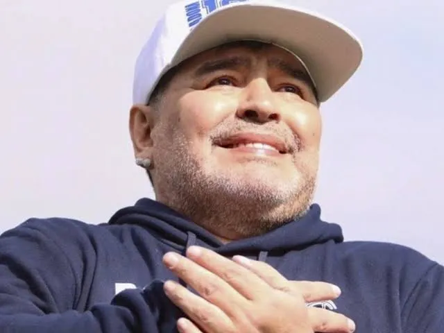 Maradona atualmente é técnico do Gimnasia y Esgrima La Prata