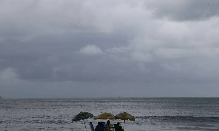 Segundo o Alerta Rio, uma frente fria se aproxima da cidade, deixando o céu nublado a encoberto