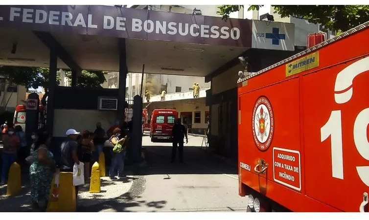 Foi necessário a inserção ds um gerador para iluminar o prédio, para ajudar no trabalho dos bombeiros