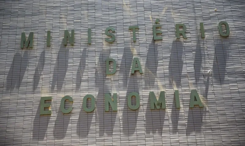Imagem ilustrativa da imagem Empresas estrangeiras podem participar das licitações no Comprasnet