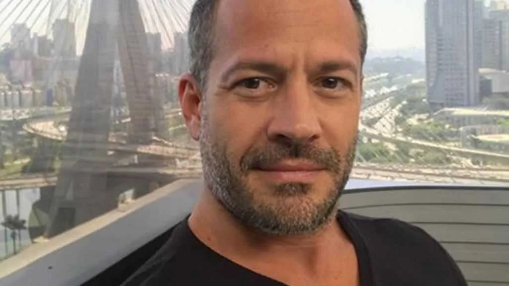 O ator tem 44 anos e diz ser "vaidoso na medida certa" 