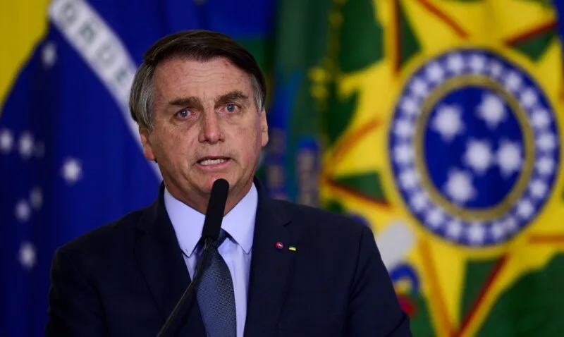 Bolsonaro fará a retirada de um cálculo da bexiga