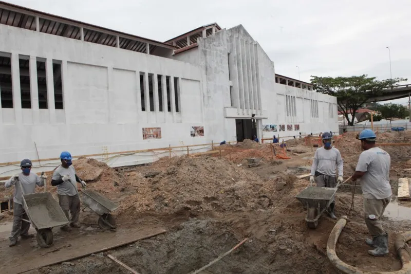 Imagem ilustrativa da imagem Obras do Mercado Municipal de Niterói seguem em ritmo acelerado