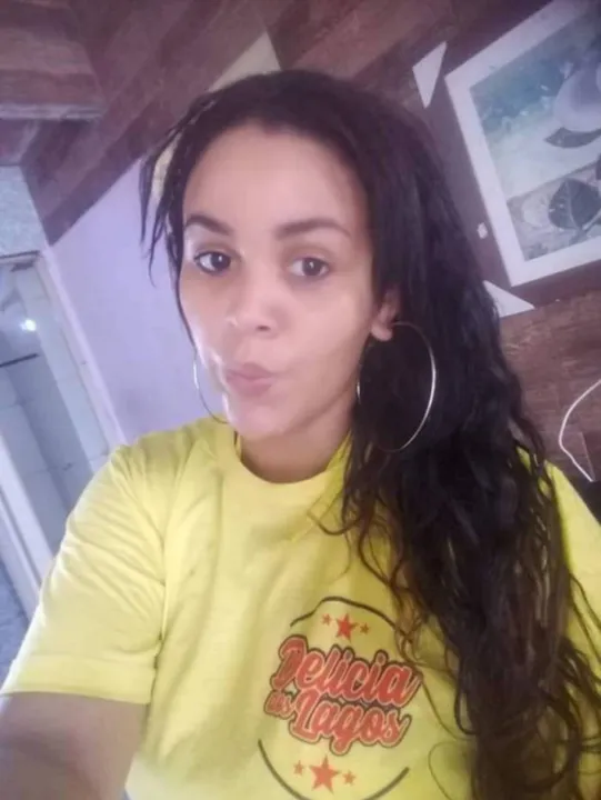 Mulher é morta a facadas por companheiro dentro de casa