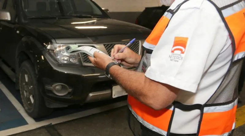 Imagem ilustrativa da imagem NitTrans limita estacionamento na orla da Região Oceânica apenas a moradores até o dia 30