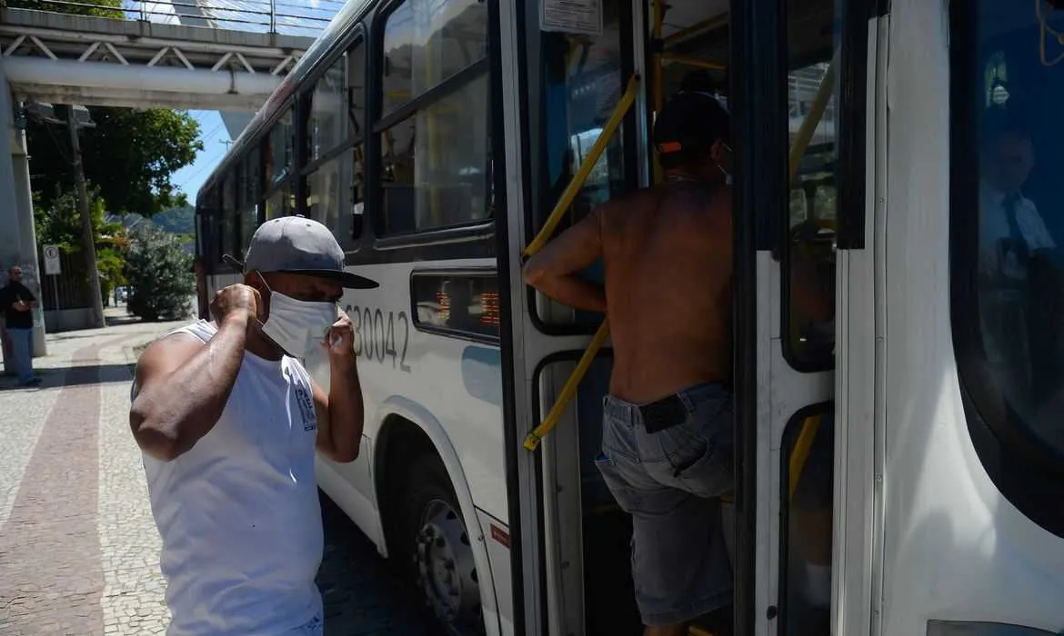 Para mais informações, acesse o painel de monitoramento de casos no estado do Rio de Janeiro 