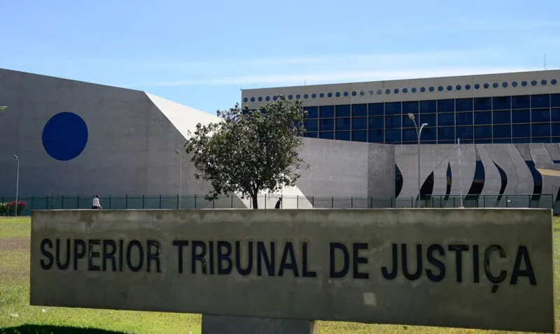 Imagem ilustrativa da imagem STJ permite que mulher retire prenome Ana de nome composto