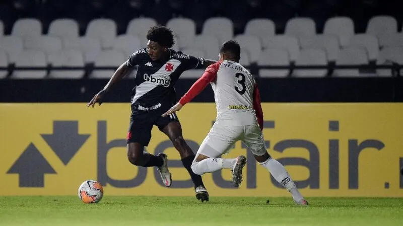 O Vasco derrotou o Caracas no primeiro jogo do confronto por 1x0