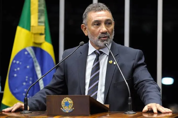 O senador de Roraima, Telmário Mota, atacou Romano dos Anjos em gravações do Whatsapp