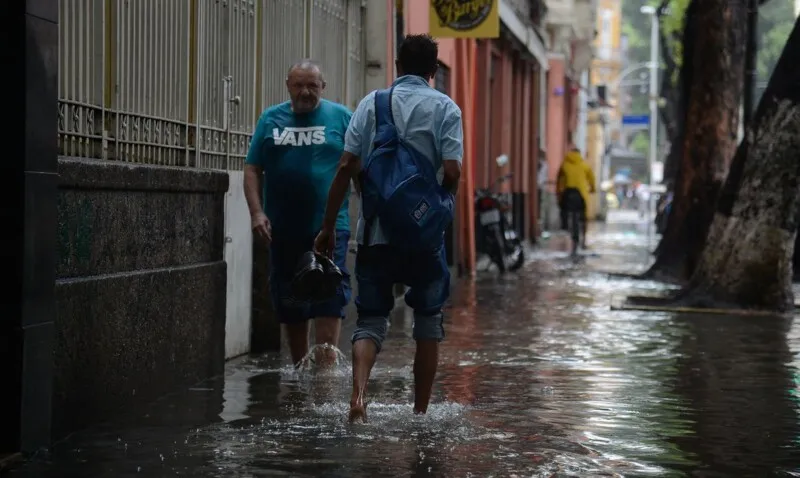 Imagem ilustrativa da imagem Inmet emite alerta e solicita atenção redobrada em barragens de MG