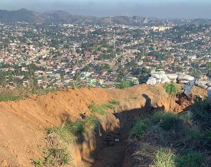 Trincheira foi encontrada no alto do Morro da Alma