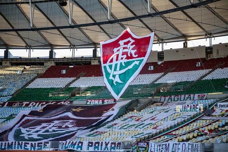 Com estádios vazios por conta da pandemia de Covid-19, medidas criam clima de torcida e transformam o Maracanã