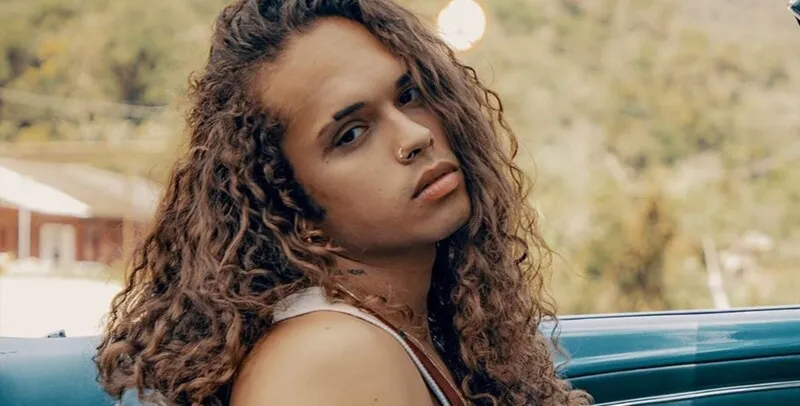 Cantor Vitão abriu o coração em entrevista para o jornalista Zeca Camargo