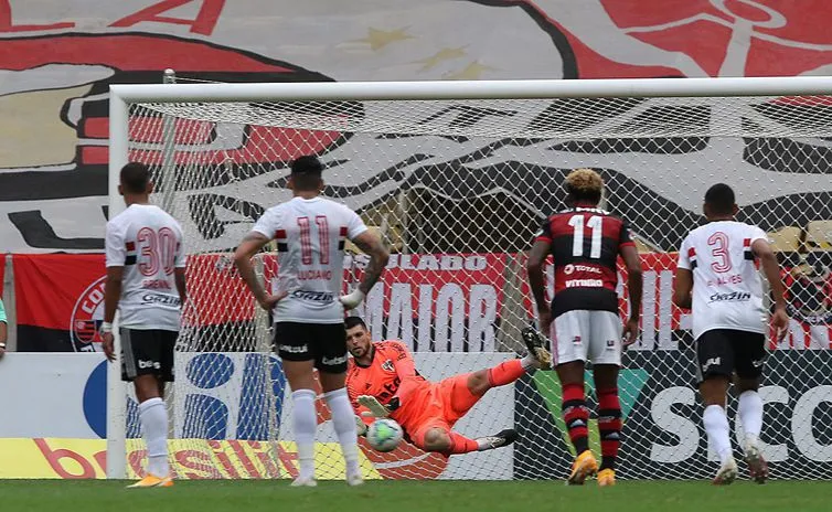 Goleiro do São Paulo foi destaque na partida 