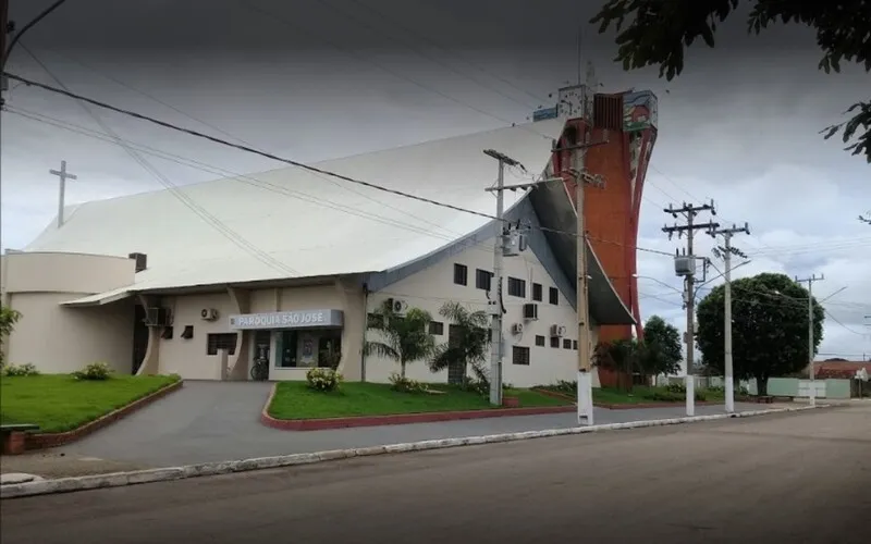 Casal é detido ao fazer sexo em igreja 