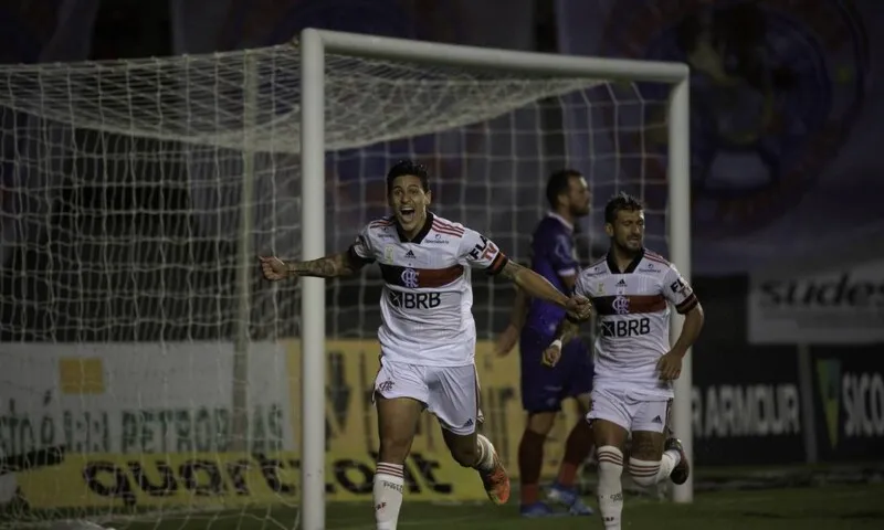 Pedro foi o destaque do Flamengo na vitória de 5 a 3 sobre o Bahia, fora de casa