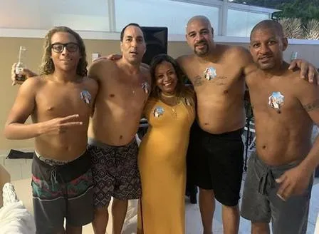 Trio de jogadores se reuniram com suas respectivas famílias